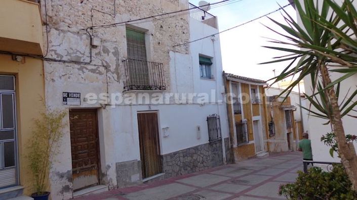 Image No.1-3 Bed Village House for sale
