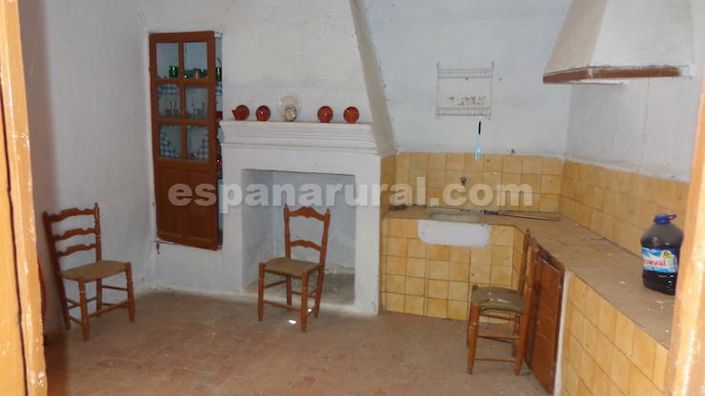 Image No.15-6 Bed Country House for sale