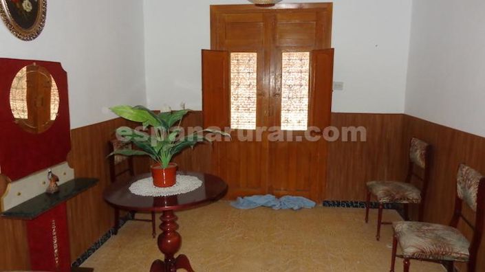 Image No.2-6 Bed Country House for sale