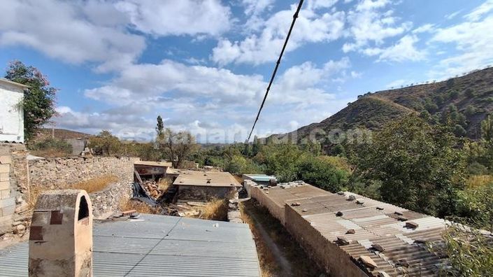 Image No.19-3 Bed Country House for sale