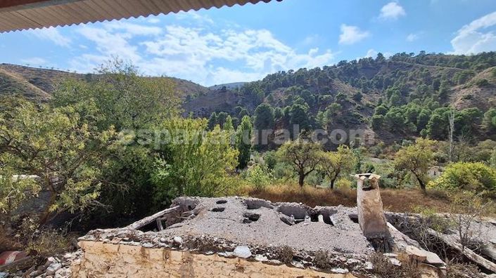 Image No.20-3 Bed Country House for sale