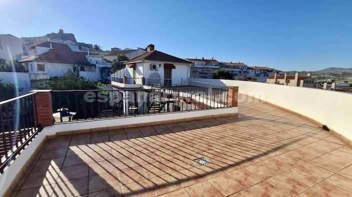 Image No.20-4 Bed Country House for sale