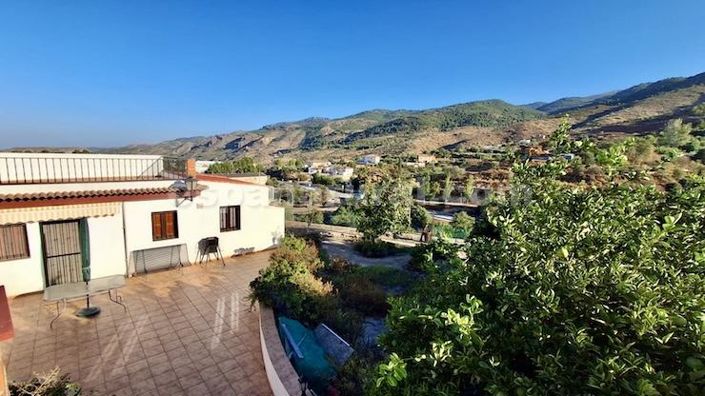 Image No.25-4 Bed Country House for sale