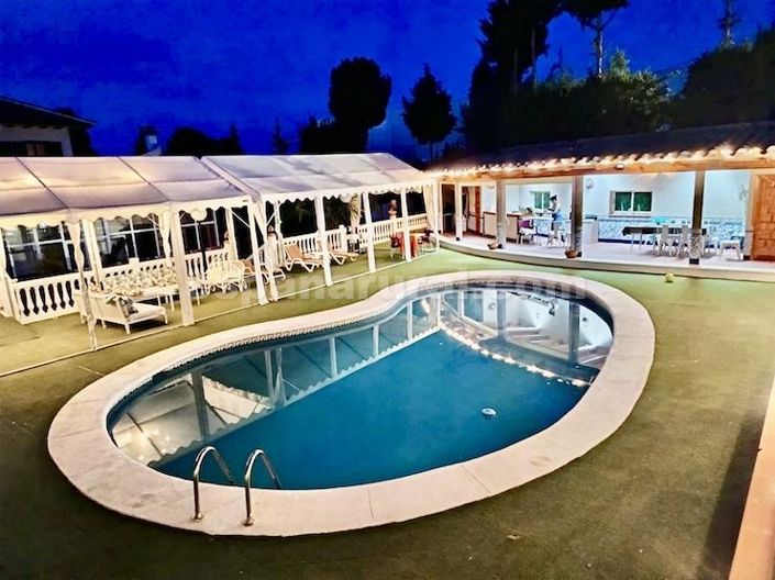 Image No.2-Villa de 5 chambres à vendre à Costa Tropical