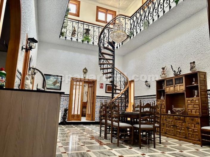 Image No.3-Villa de 5 chambres à vendre à Costa Tropical