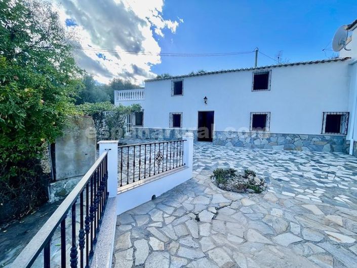 Image No.15-6 Bed Country House for sale