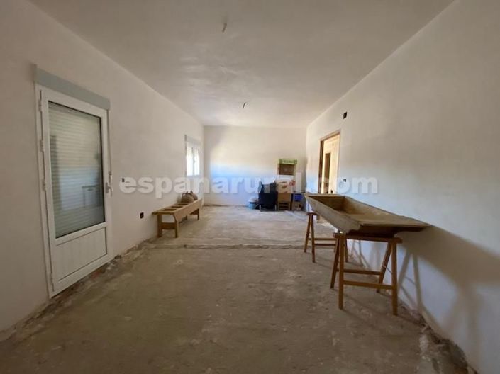 Image No.15-6 Bed Country House for sale