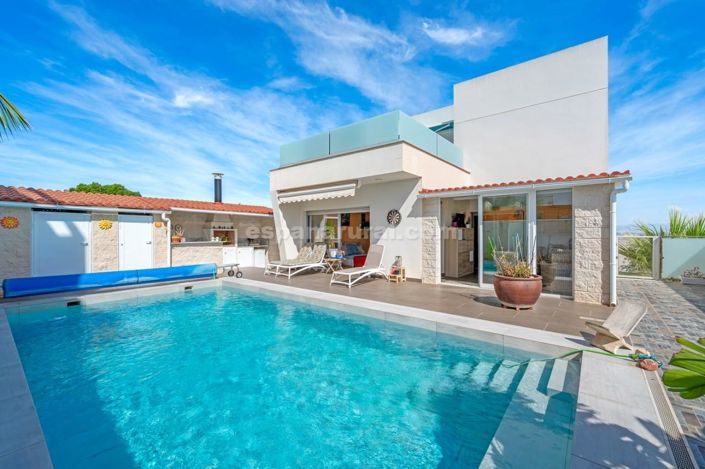 Image No.1-2 Bed Villa for sale