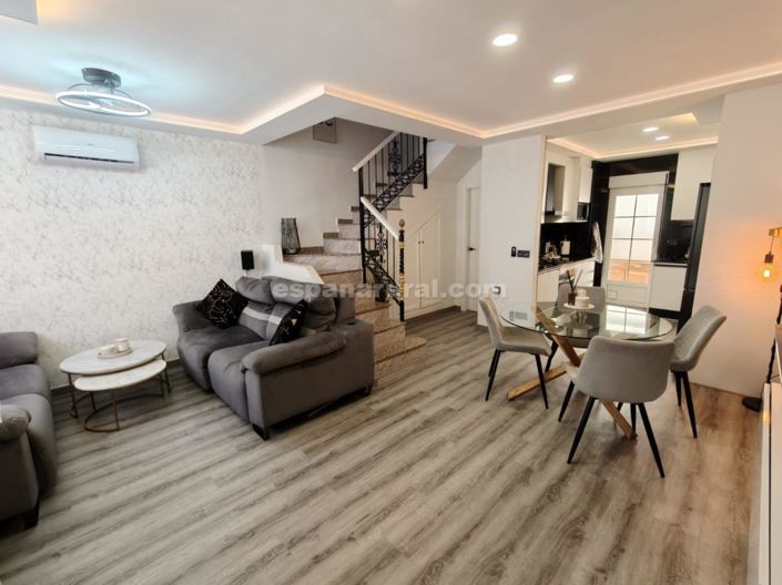 Image No.3-3 Bed Villa for sale