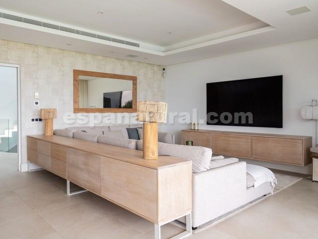 Image No.3-4 Bed Villa for sale