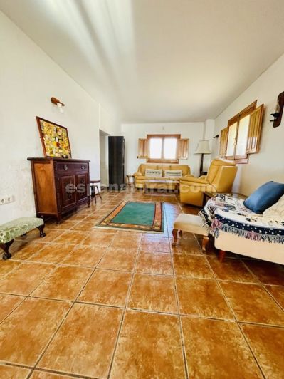 Image No.2-3 Bed Country House for sale