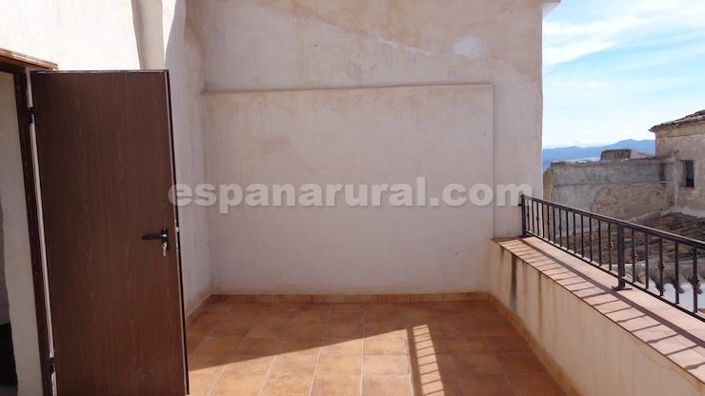 Image No.15-4 Bed Village House for sale