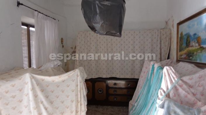 Image No.2-4 Bed Village House for sale