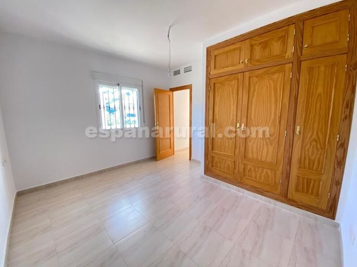 Image No.10-3 Bed Villa for sale