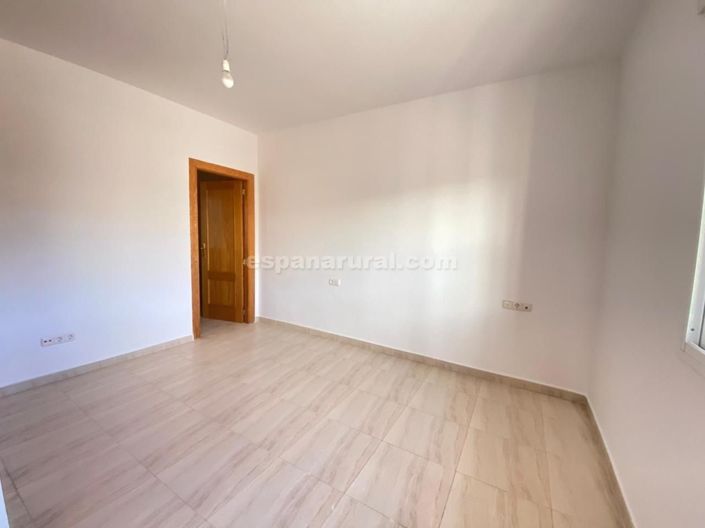 Image No.8-3 Bed Villa for sale