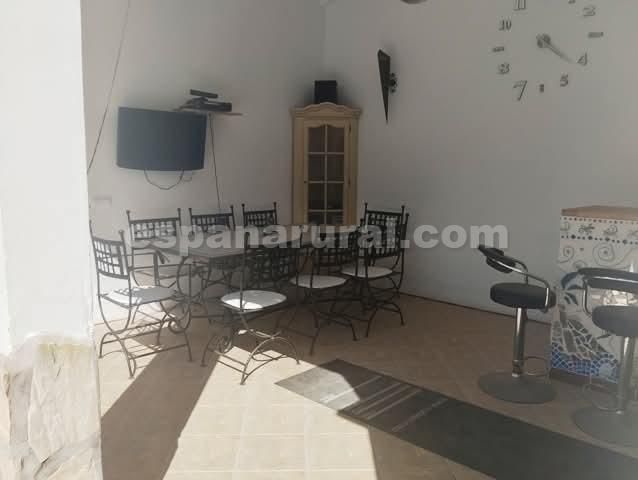 Image No.11-7 Bed Country House for sale