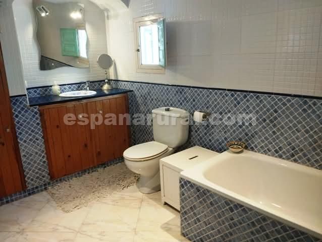 Image No.18-7 Bed Country House for sale