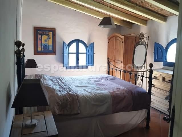 Image No.19-7 Bed Country House for sale