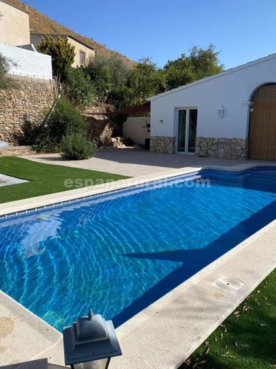 Image No.2-7 Bed Country House for sale