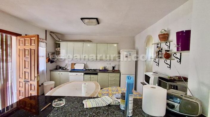 Image No.6-8 Bed Townhouse for sale