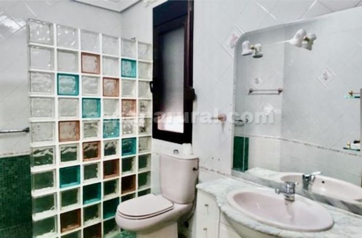 Image No.8-8 Bed Townhouse for sale