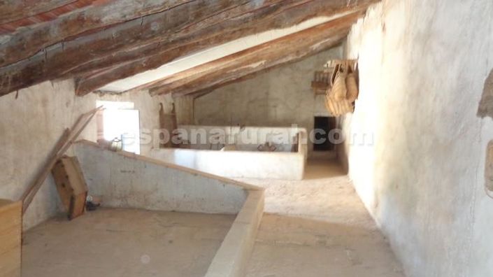 Image No.17-3 Bed Country House for sale