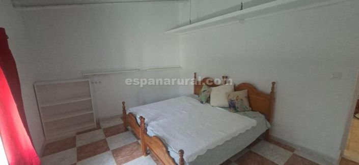 Image No.17-5 Bed Country House for sale