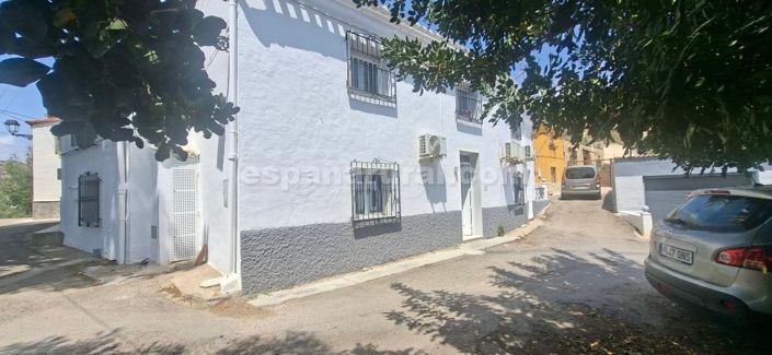 Image No.2-5 Bed Country House for sale