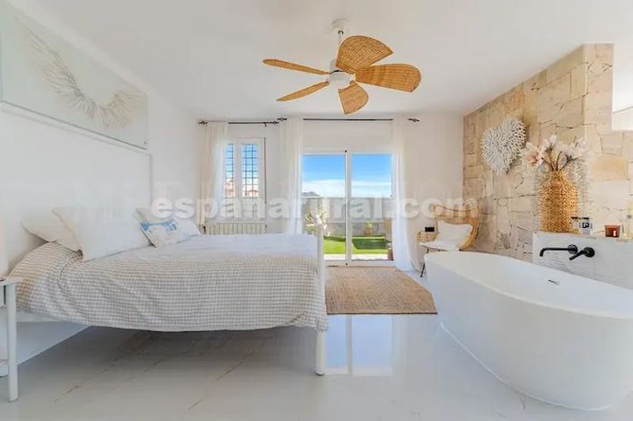 Image No.19-4 Bed Villa for sale