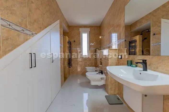 Image No.23-4 Bed Villa for sale