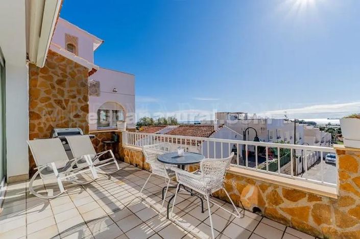 Image No.4-4 Bed Villa for sale