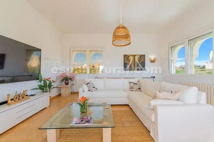Image No.7-4 Bed Villa for sale