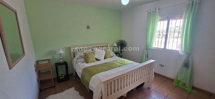 Image No.11-4 Bed Country House for sale