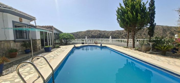 Image No.17-3 Bed Villa for sale