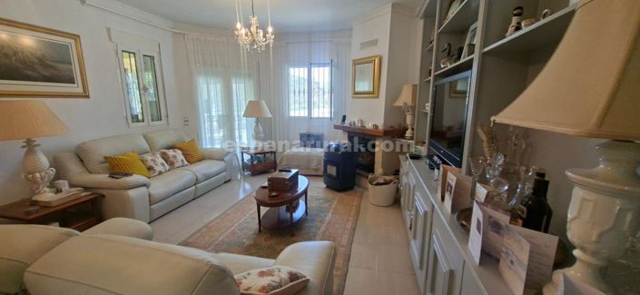 Image No.6-3 Bed Villa for sale