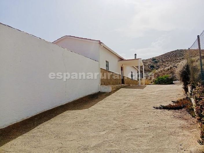 Image No.17-3 Bed Country House for sale
