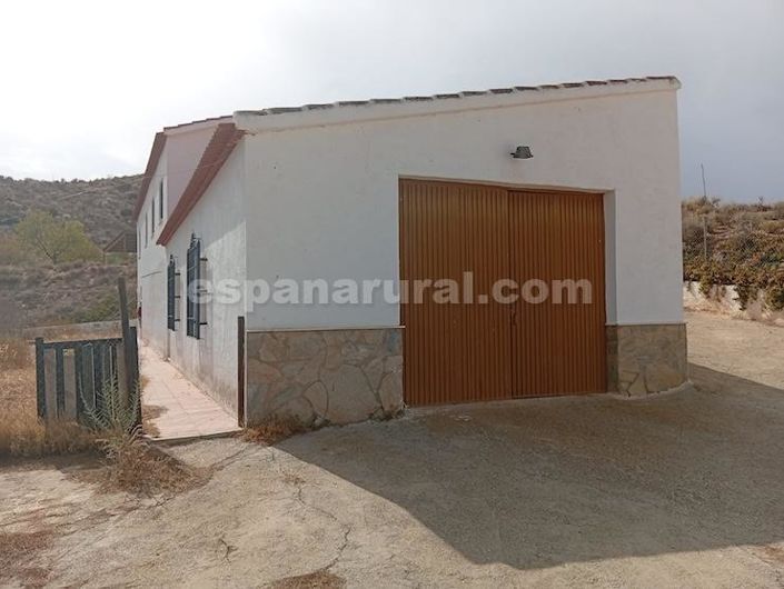 Image No.18-3 Bed Country House for sale