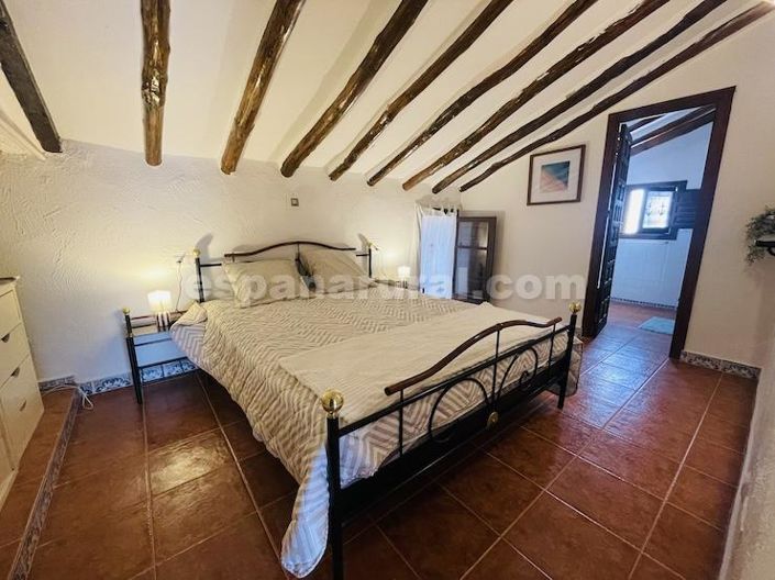 Image No.23-4 Bed Country House for sale