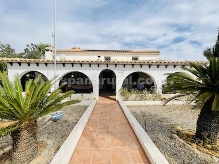 Image No.28-4 Bed Country House for sale