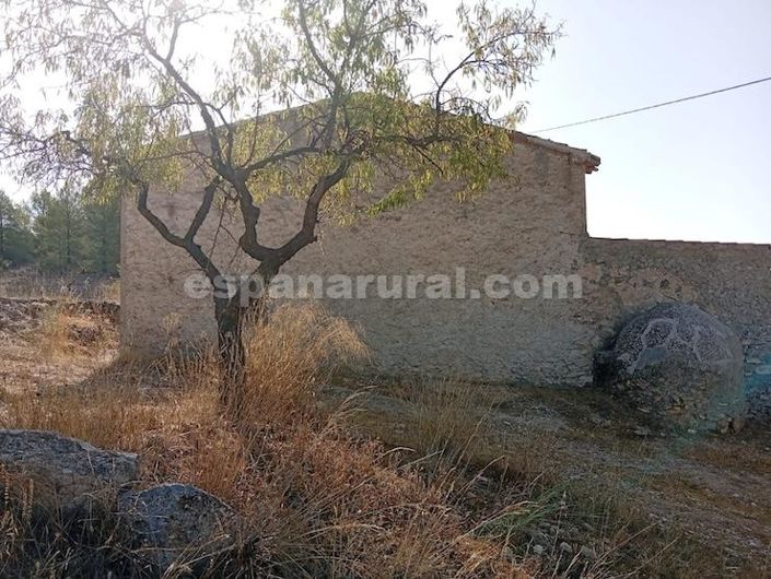 Image No.14-2 Bed Country House for sale