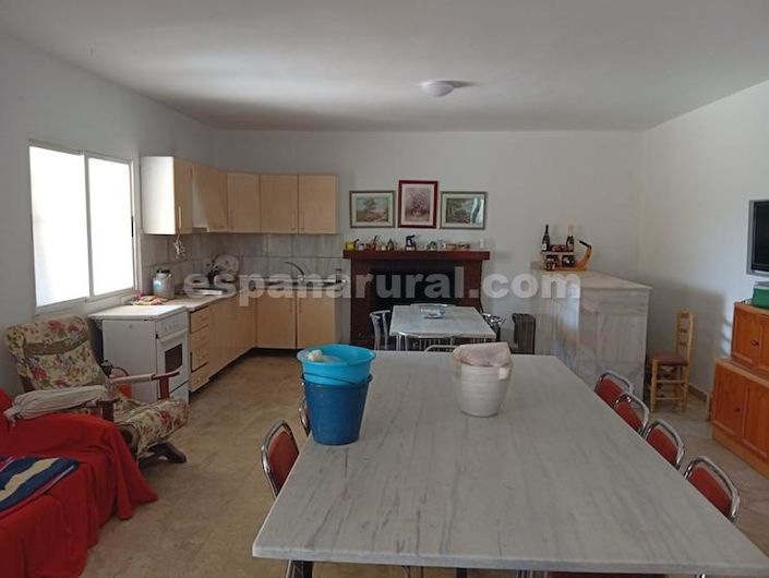 Image No.2-5 Bed Country House for sale