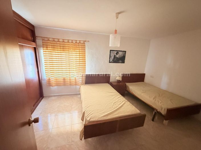 Image No.12-8 Bed Country House for sale