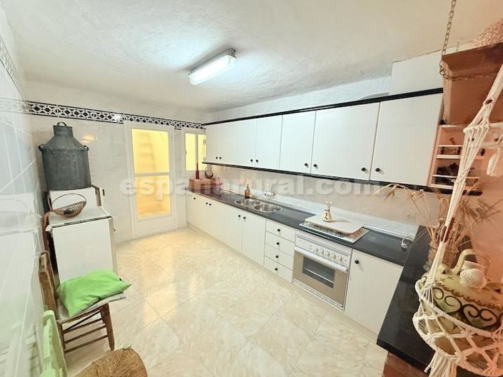 Image No.8-8 Bed Country House for sale