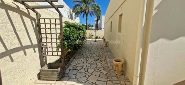Image No.23-6 Bed Villa for sale