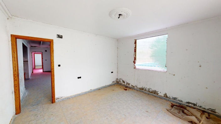 Image No.6-5 Bed Townhouse for sale