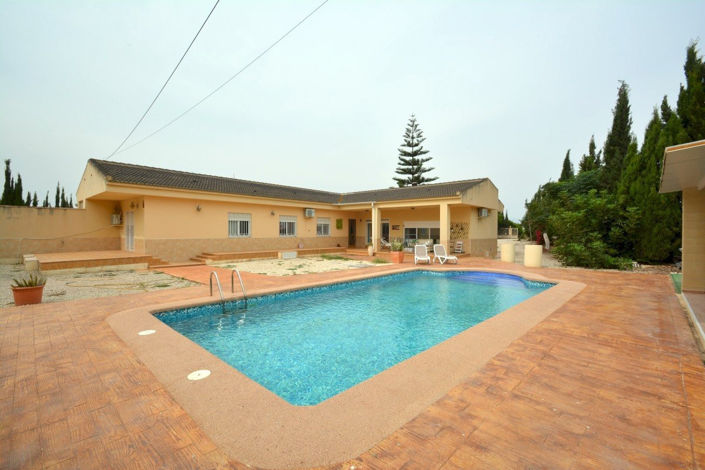 Image No.1-4 Bed Country House for sale