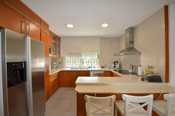 Image No.20-4 Bed Country House for sale