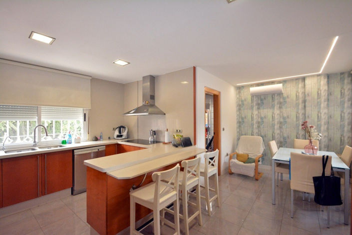 Image No.21-4 Bed Country House for sale