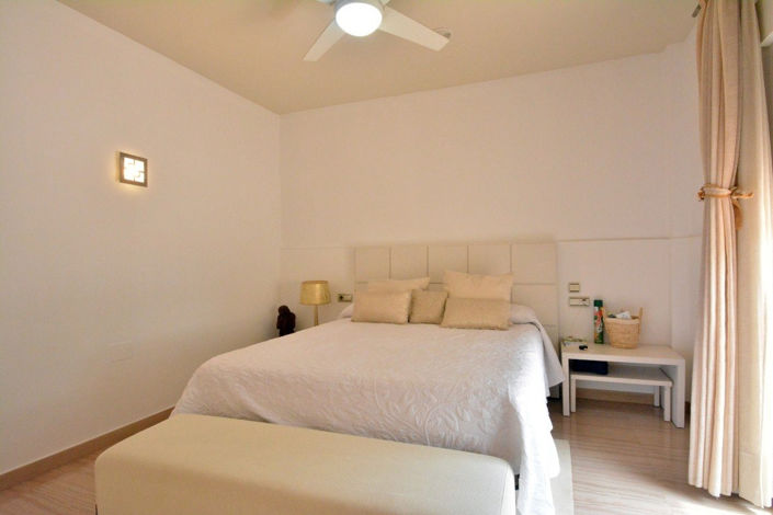 Image No.30-4 Bed Country House for sale