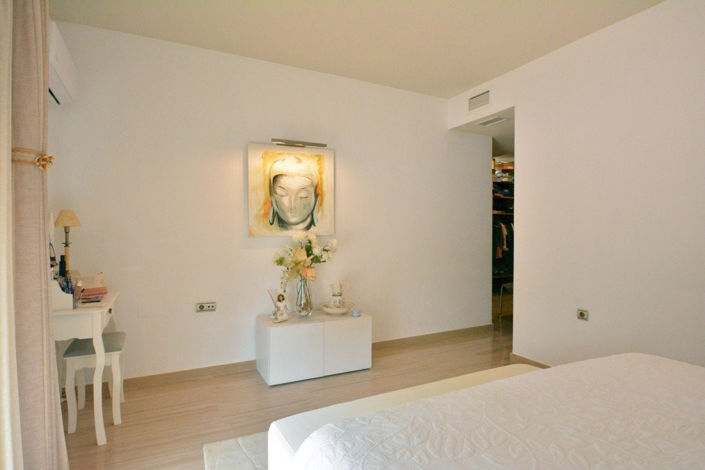 Image No.32-4 Bed Country House for sale